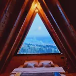 Vikendica Tromedja Chalet