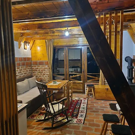 Vikendica Tromedja *